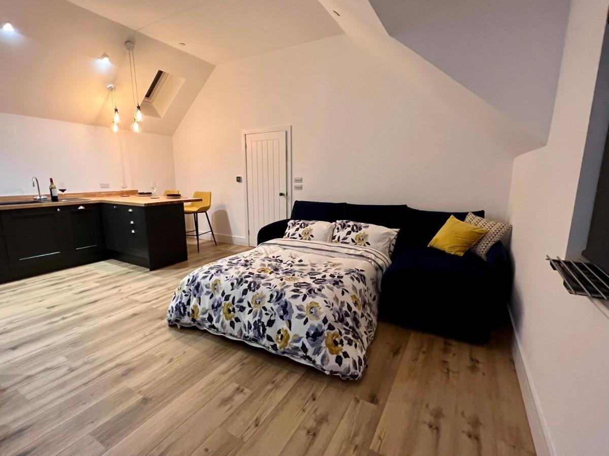 Apple Tree Apartment Hensol Exterior foto